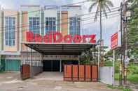 Bên ngoài RedDoorz near Palembang Trade Center 4