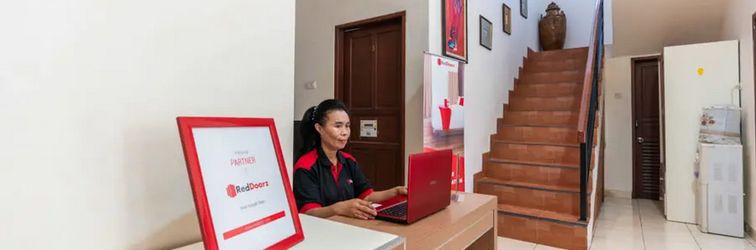 ล็อบบี้ RedDoorz @ Pengayoman Panakkukang 3