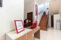 Lobby RedDoorz @ Pengayoman Panakkukang 3