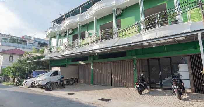 Bangunan RedDoorz Plus near Siloam Hospital Balikpapan
