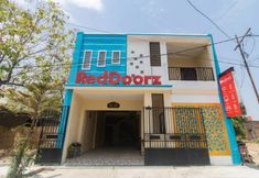 Others 5 RedDoorz Syariah near Politeknik Negeri Madiun