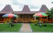 Others 2 RedDoorz Syariah near Terminal Mendolo Wonosobo 2