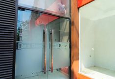 Others 2 RedDoorz Plus @ Sawah Besar