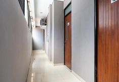 Others 4 RedDoorz Plus @ Sawah Besar