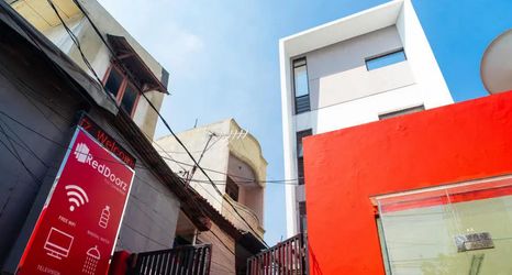 Others 2 RedDoorz Plus @ Sawah Besar