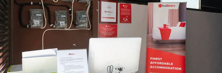 Lobby RedDoorz Plus @ Sawah Besar