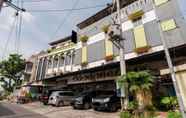 Exterior 7 Urbanview Hotel Syariah Residence Medan by RedDoorz