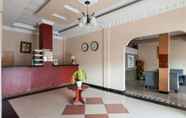 Lobi 2 Urbanview Hotel Syariah Residence Medan by RedDoorz