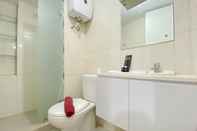 In-room Bathroom Homey and Spacious 3BR at Springlake Summarecon Bekasi Apartment By Travelio
