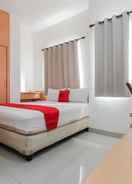 BEDROOM RedDoorz Plus Near Galaxy Bekasi