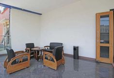 Others 6 RedDoorz near UNS Solo