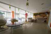 Lobby RedDoorz Apartment near Bundaran Satelit Surabaya 2