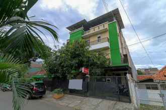 Bangunan RedDoorz Plus near Trisakti University