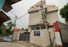 Bangunan 2 Koolkost Syariah near Kampus Utama Universitas Budi Luhur (minimum stay 6 nights)
