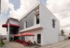 Others 2 RedDoorz near Tugu Coklat Pesawaran Lampung