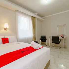 RedDoorz ใกล้ Taman Makam Pahlawan Cikutra 1, โรงแรม & ที่พัก Mountain View Golf Course