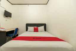 RedDoorz near Pondok Indah Water Park, USD 17.80
