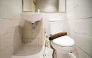 In-room Bathroom 5 Cozy Living 2BR Apartment at Anderson Supermall Mansion By Travelio