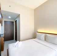 Bilik Tidur 2 Simply Look Studio Apartment at Transpark Juanda Bekasi Timur By Travelio