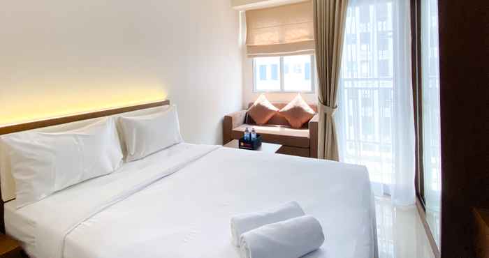 Bedroom Simply Look Studio Apartment at Transpark Juanda Bekasi Timur By Travelio