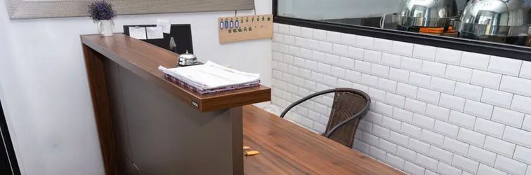 大廳 RedDoorz near Setrasari Mall 4