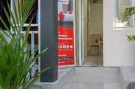 Lobi RedDoorz near RSUD Kota Luwuk