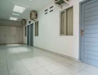 Lobby 2 Koolkost Syariah near Universitas Moestopo Bintaro ( Minimum Stay 6 Nights )