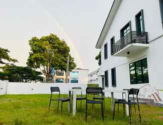 Lainnya 2 Kulai Lagenda Putra Corner House near Airport JPO