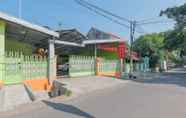 Bangunan 4 RedDoorz near Kejaksan Station Cirebon 2