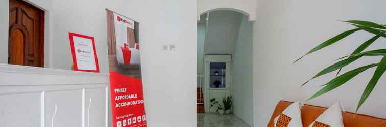 Lobby RedDoorz near GOR Jatidiri Semarang