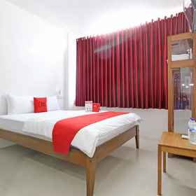 Bedroom 1 RedDoorz @ Jalan Ringroad Selatan, SMP Stella Duce 2 Yogyakarta Hotels