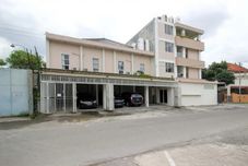 外観 RedDoorz near Stadion Manahan Solo