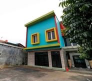 Bangunan 3 RedDoorz Plus Near Halim Perdanakusuma 2