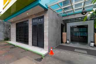 Bên ngoài 4 RedDoorz Plus Near Halim Perdanakusuma 2