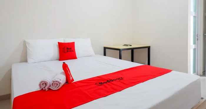 Lobi RedDoorz Near Lippo Plaza Buton