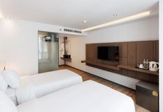 Others 6 Pure Eleven Bangkok