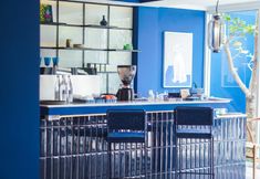 บาร์ คาเฟ่ และเลานจ์ 4 KRAAM Silhouette Hotel and Cafe Phuket, Rawai