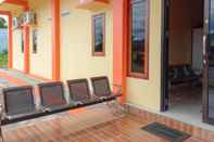 Lobby Jessy Homestay Lolak Mitra RedDoorz