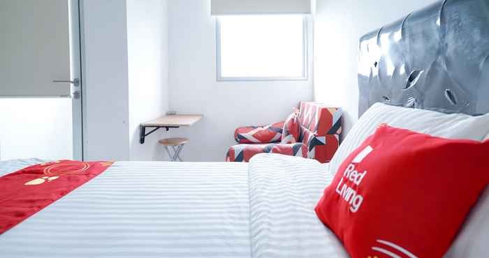 Others RedLiving Apartemen Gunung Putri Square - Sansan Room with Netflix