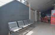 Lobi 3 RedDoorz @ Jalan Cilik Riwut Kapuas