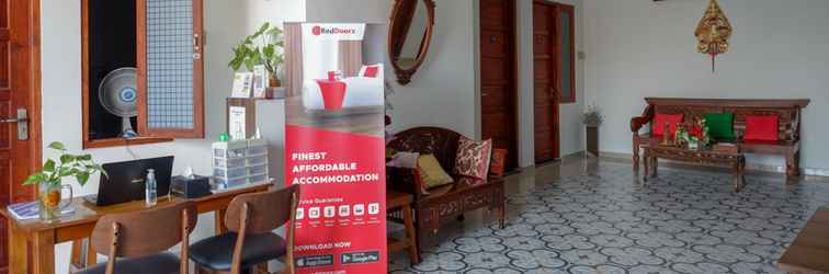 Lobby RedDoorz near Stasiun Purwosari