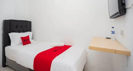 Lainnya 2 RedDoorz @ Jalan Bangau Palembang