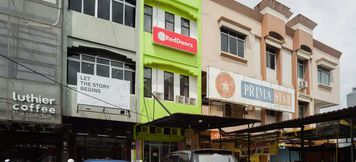 Lainnya 5 RedDoorz @ Jalan Bangau Palembang