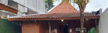 Bên ngoài 2 Umma Syariah Homestay