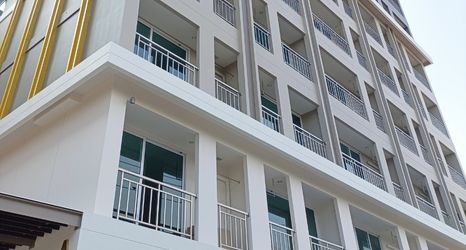 Exterior 2 THE QUEEN PALACE