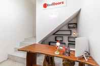 Lobi RedDoorz Plus @ Mitrotel Medan