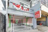 Exterior RedDoorz near Mayapada Hospital Surabaya