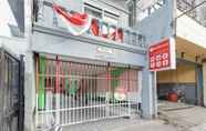 Exterior 2 RedDoorz near Mayapada Hospital Surabaya