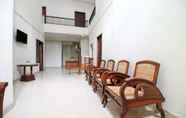 Lobby 2 RedDoorz @ Jalan Palagan