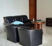 Others 5 Guest House Pinarak 2 Syariah near GOR Satria Purwokerto Mitra RedDoorz